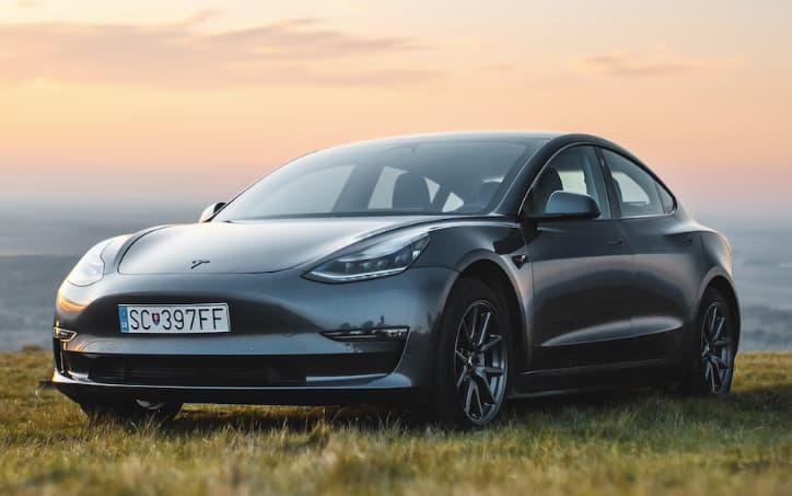 Does Tesla Model Y have a Heated Windshield