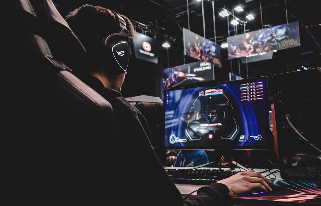 How Pro Gamers Deal with Online Threats